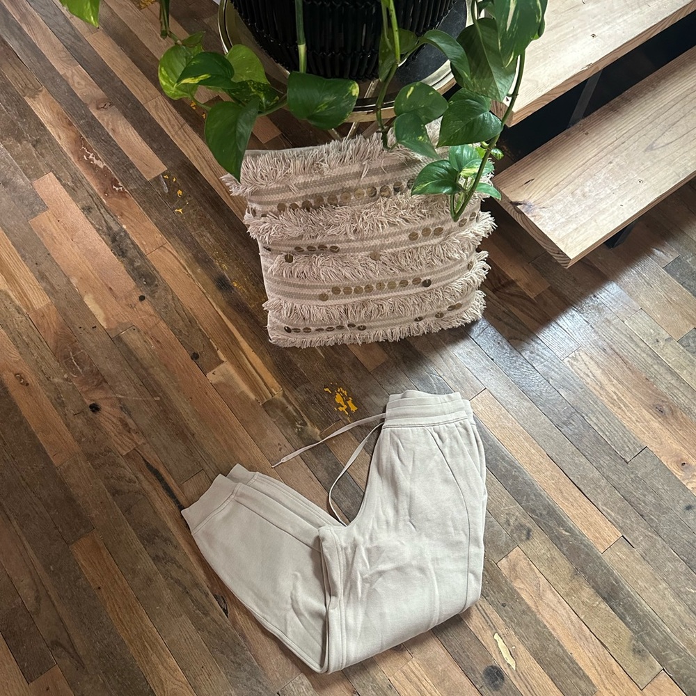 Lululemon Scuba Joggers - 8 - Trench